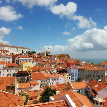 Apartment Traditional With A Terrace, Ac And Fast Internet Lisbon