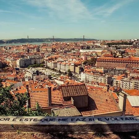Traditional With A Terrace, Ac And Fast Internet アパート *